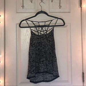 black/white tank top